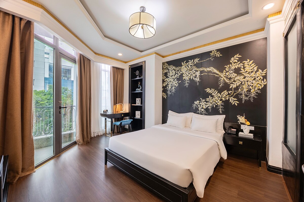A25 Premium Hotel - 06 Truong Dinh - Tap to explore photos