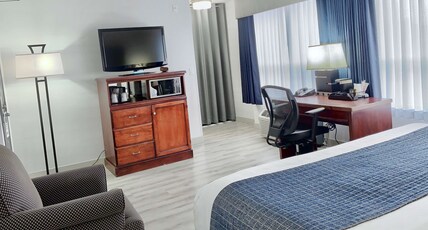 Best Western Plus Regency Inn and Conference Centre Room Type - 1 King Bed, Non-Smoking, Business Plus Room, Crown Wing, Pillowtop Bed, High Speed Internet Access, 