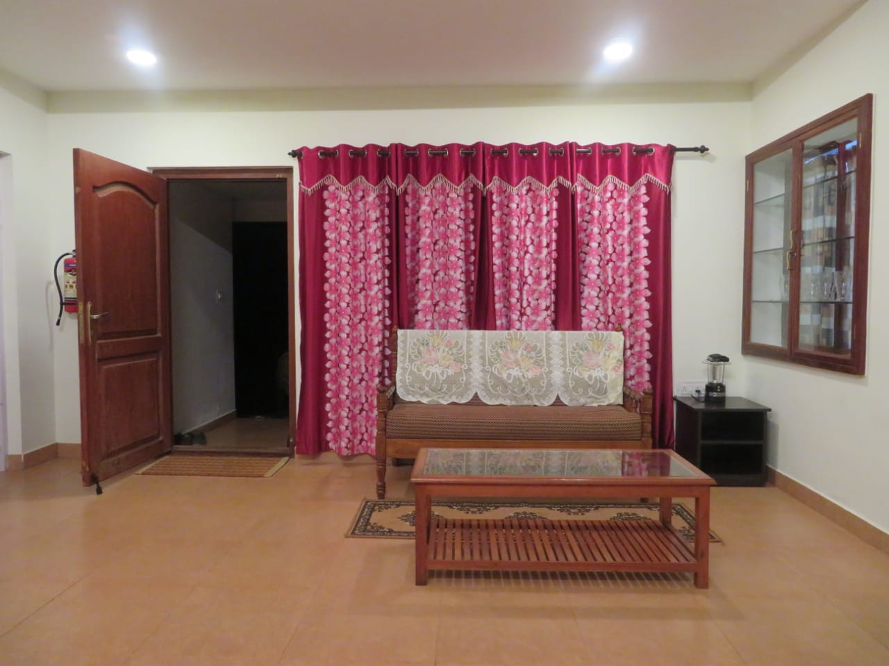 Droog Home Stay - Tap to explore photos