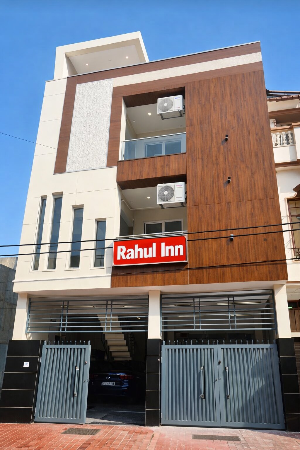 Hotel Rahul Inn - Tap to explore photos
