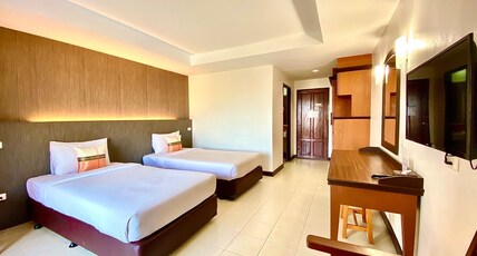Piyada Residence by Nexottel Room Type - Deluxe Triple Room with Balcony