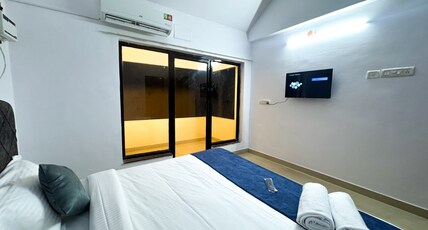 Lux Stays Room Type - Deluxe Room