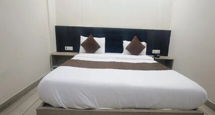 FabHotel The Rolex Grand Room Type - Suite Room