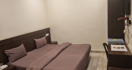 Hotel Ramayana Room Type - Superior king room