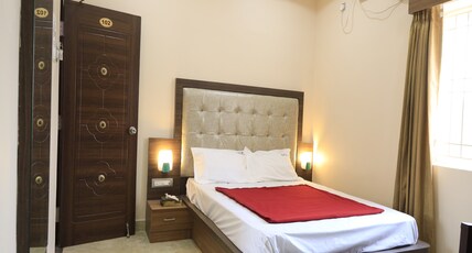 SV MAHAL & RESIDENCY Room Type - Deluxe Room