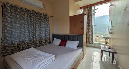 Sitakund Nature's Cottage Room Type - Deluxe Room with Waterfall View