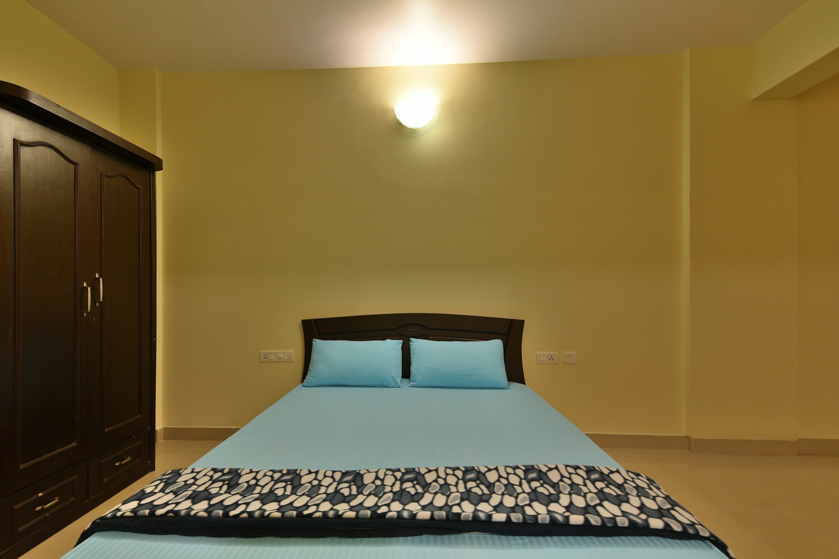 Sea Coast 2BHK - Tap to explore photos