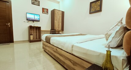 The Hideout Agra Homestay Room Type - Deluxe King Room