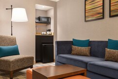 Embassy Suites Kansas City - Overland Park