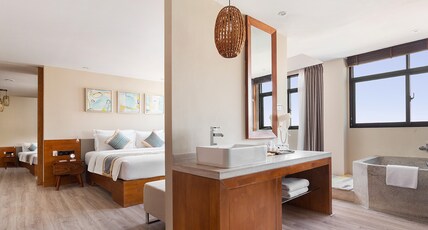Monivong Clover Hotel Room Type - Executive Suite Monivong Clover Hotel Room Type - Executive Suite
