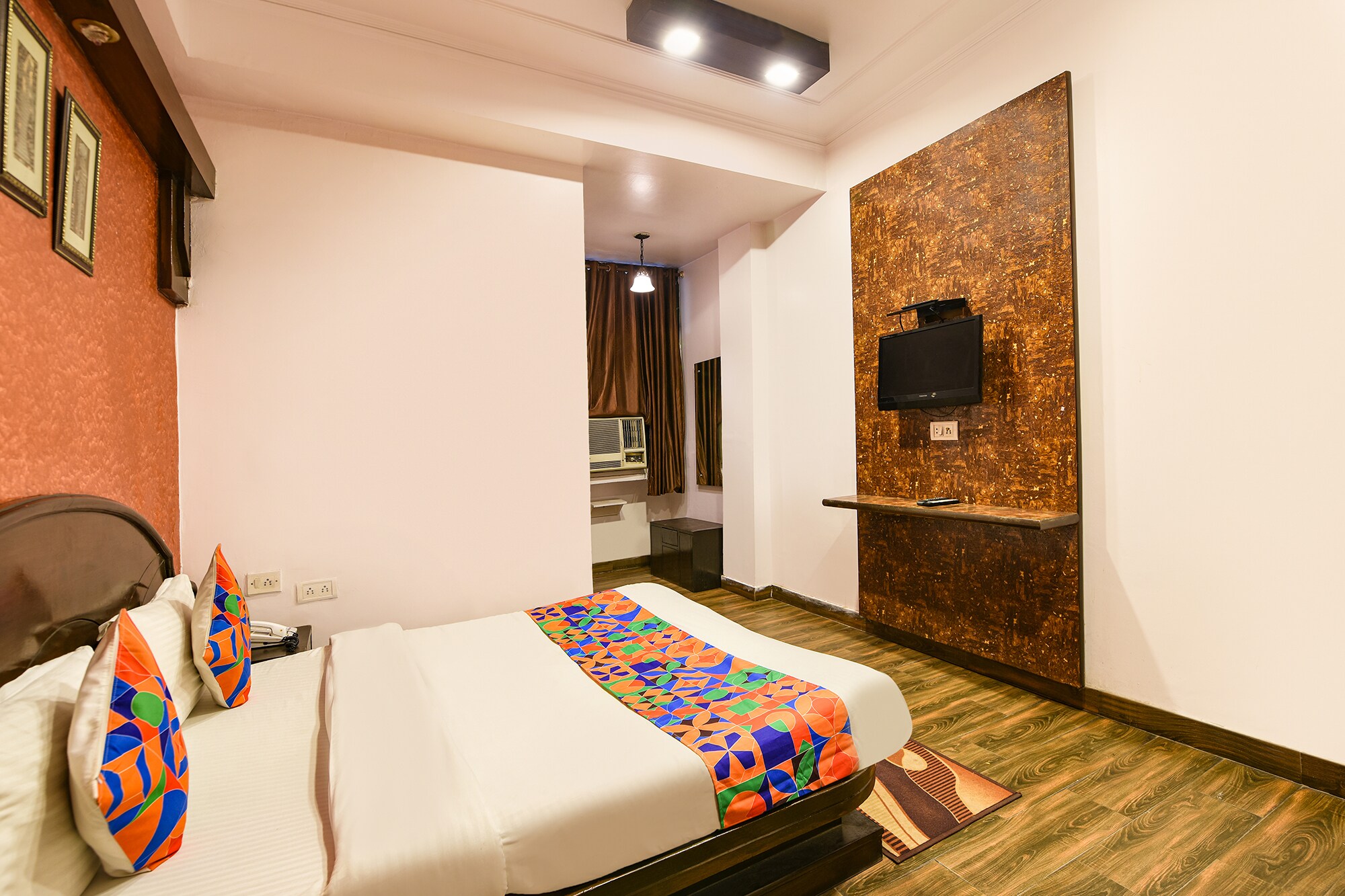 FabHotel Delhi Continental - Tap to explore photos