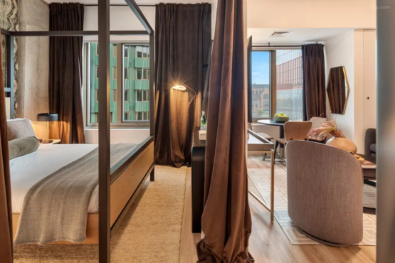Lux Jr 1Br with Gym | Downtown at Harvard - Tap to explore photos