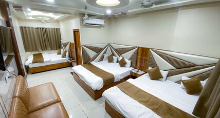 HOTEL PLEASURE Room Type - Six Bed Community Room