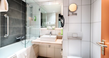 Holiday Inn Munich - South Room Type - 2 Double Standard Balcony