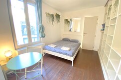 Charming street room in Antwerp