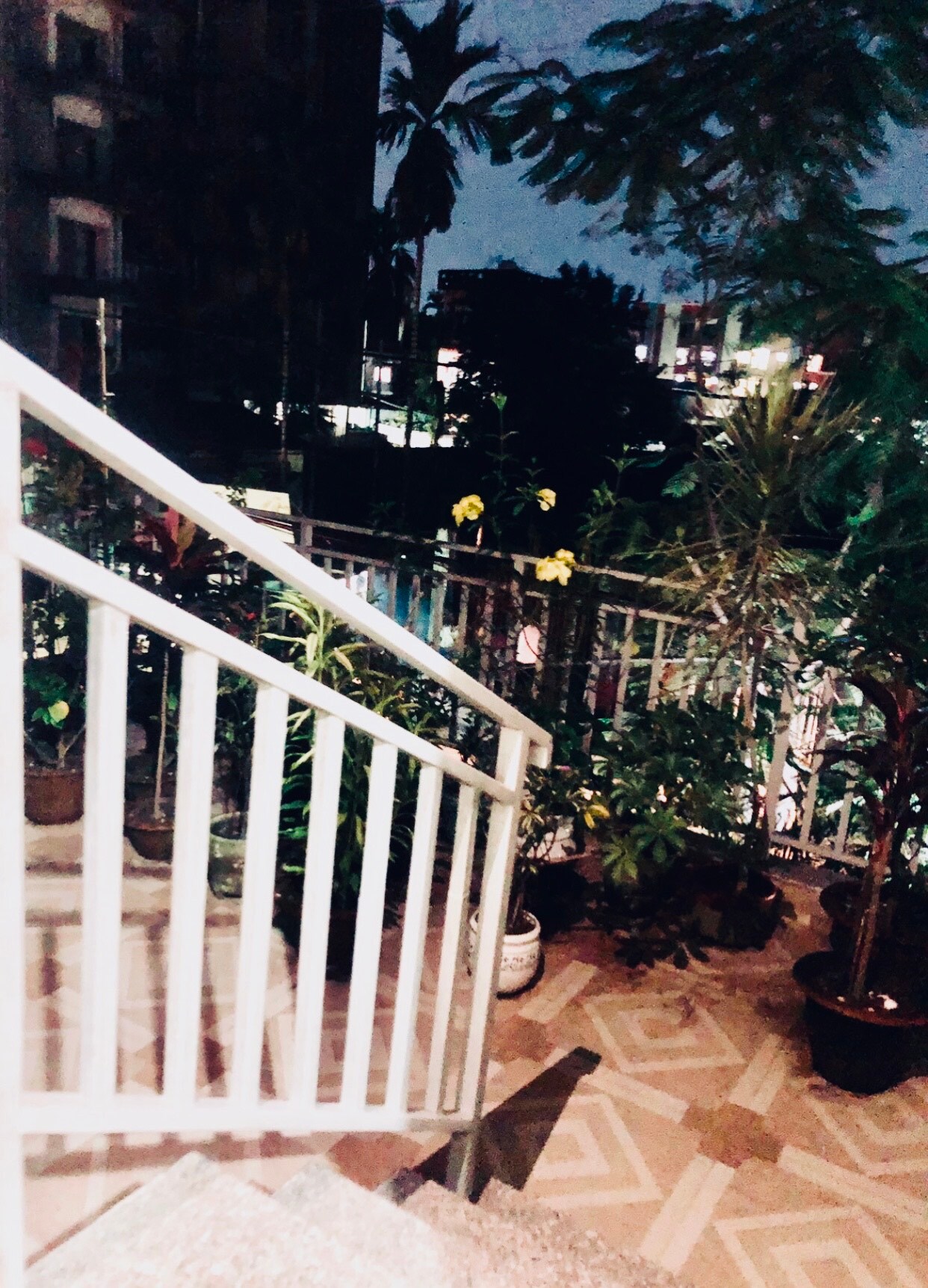 Backpackers Bunkhouse Siliguri. - Tap to explore photos