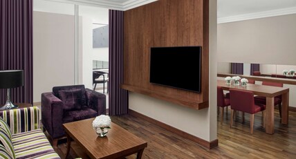 Radisson Blu Hotel and Convention Centre, Riyadh Minhal Room Type - Deluxe Suite