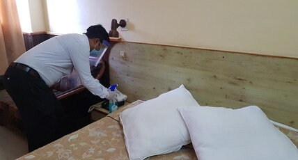 MUNISH RESORTS Room Type - Deluxe Ac Room