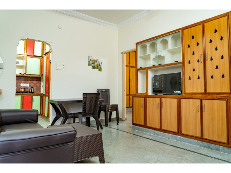 Sri Balaji Homestay - Tap to explore photos