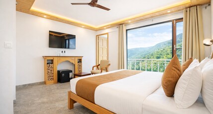 The Landour Wood House Room Type - King Room With Balcony