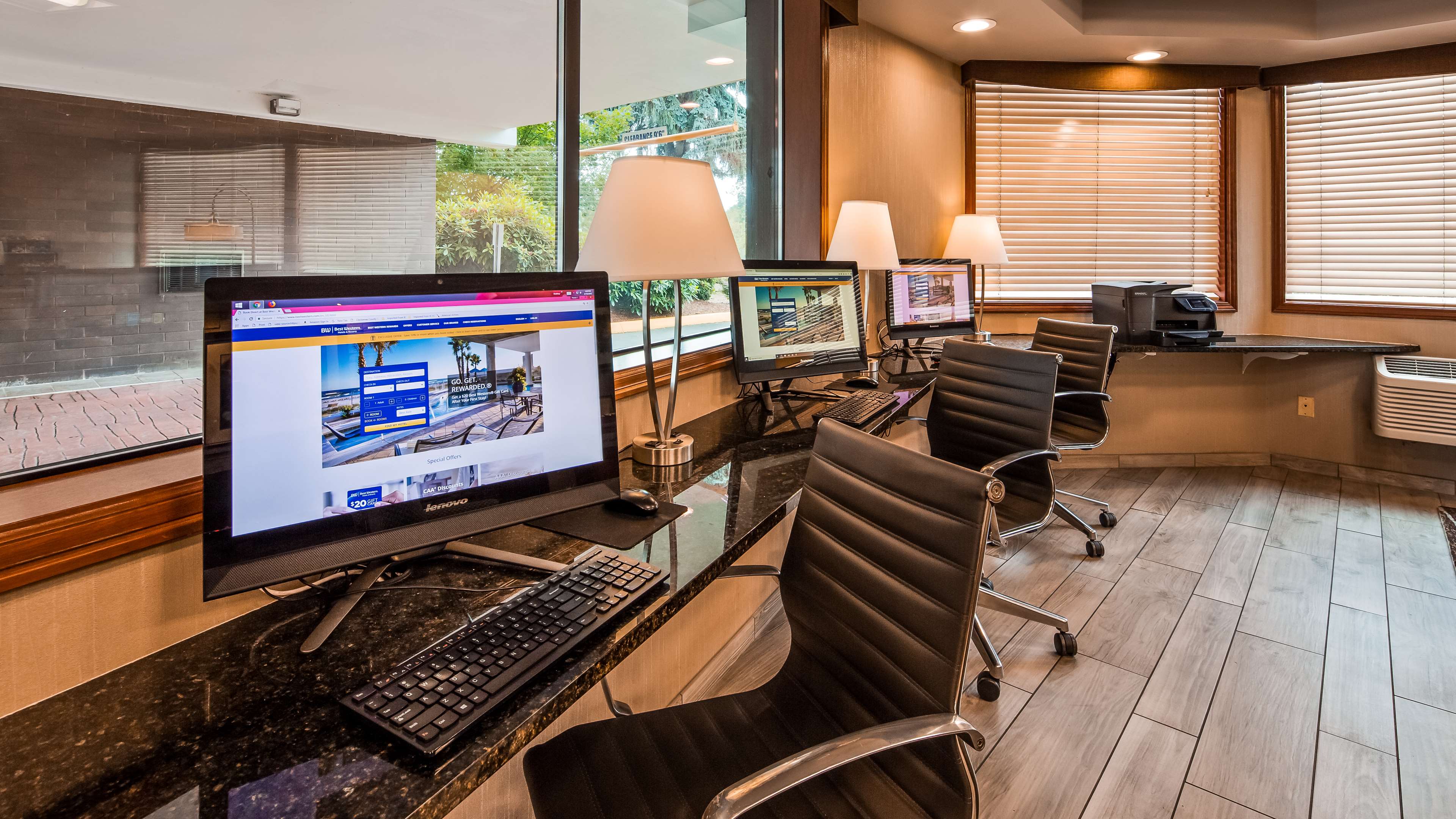 Best Western Plus Rivershore Hotel - Tap to explore photos