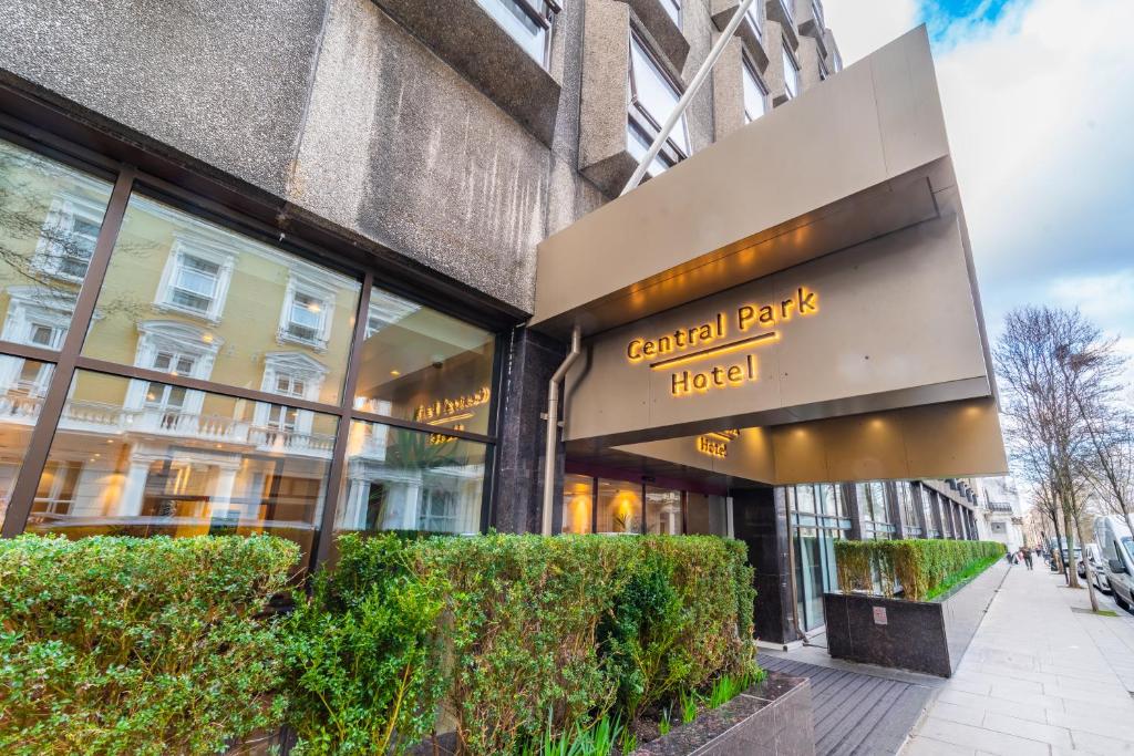 Central Park Hotel London - Tap to explore photos