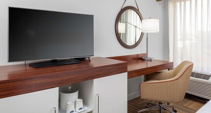 Hampton Inn by Hilton Miami Dadeland Room Type - 2 QNS HEARING ACC