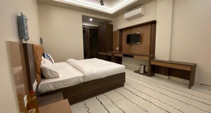 HOTEL AMBA AMBIENCE Room Type - PLATINUM