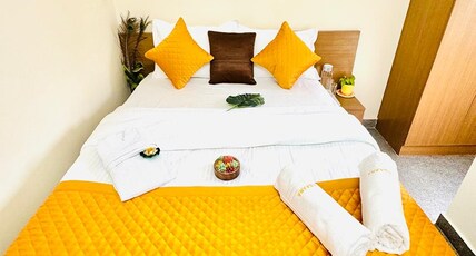 Visaara Luxury Home Room Type - Triple Room A/C