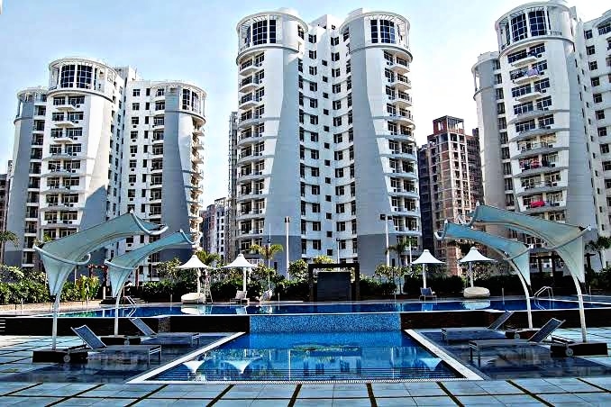 Castle Stay - Tap to explore photos