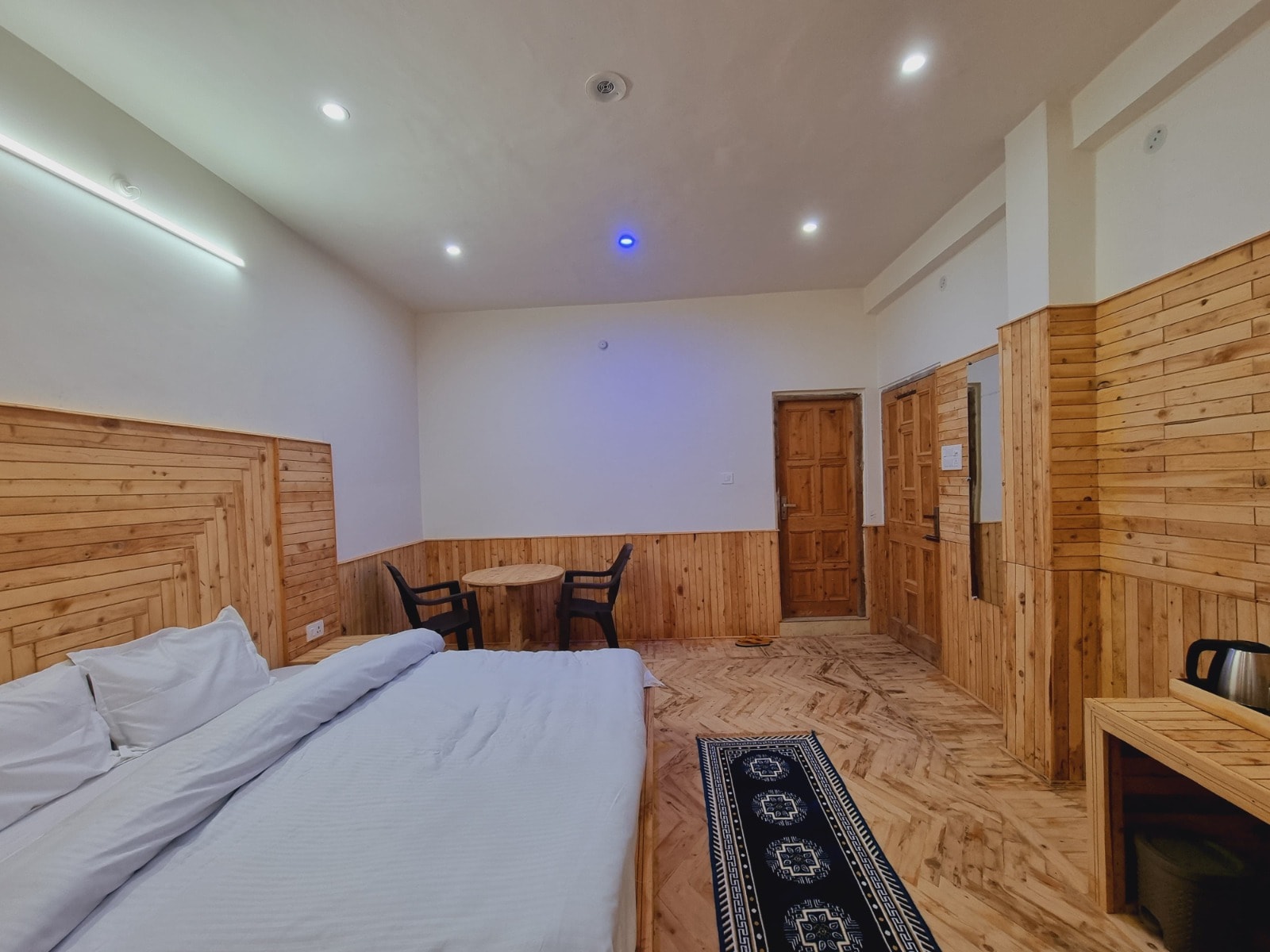 Dalhousie Hideaway 4BR Homestay by Homeyhuts - Tap to explore photos