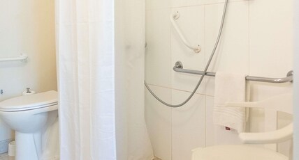 ibis Styles Chinon Room Type - Room accessible to people with reduced mobility