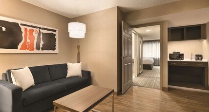 Embassy Suites by Hilton Richmond Room Type - 1 KG STE ACC TUB NO SMOK