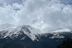 Full Moon Stay & Cafe