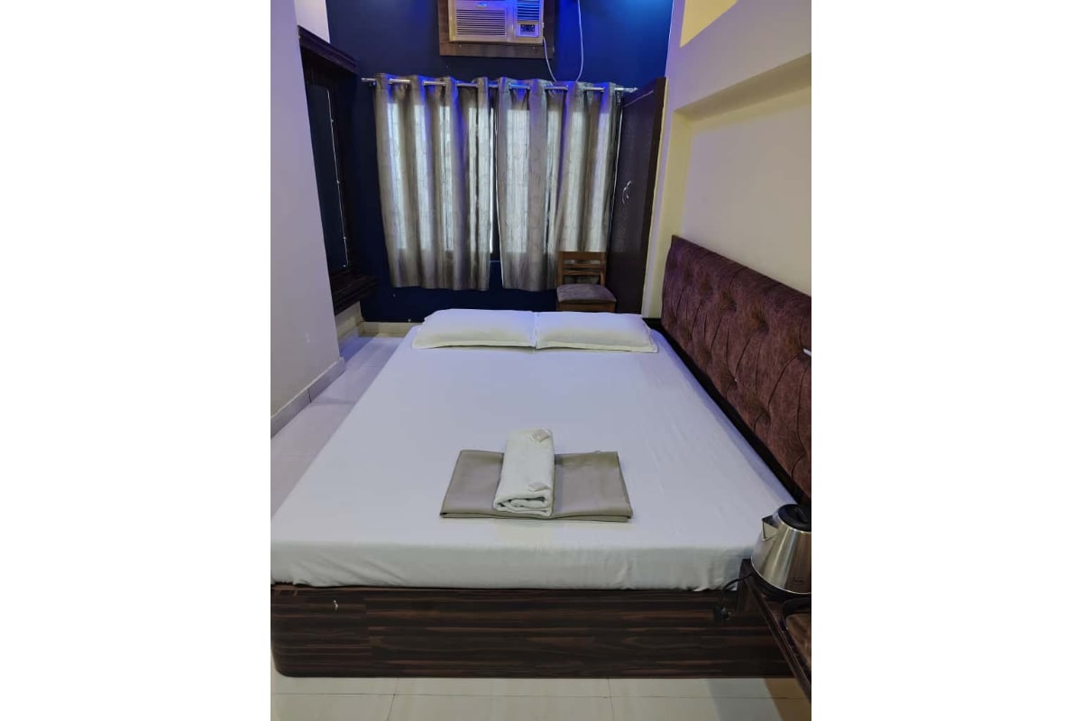 Khushi Paying Guest House Varanasi - Tap to explore photos