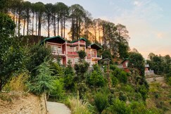 Ban Pravas Homestay | Lap of Himalayas