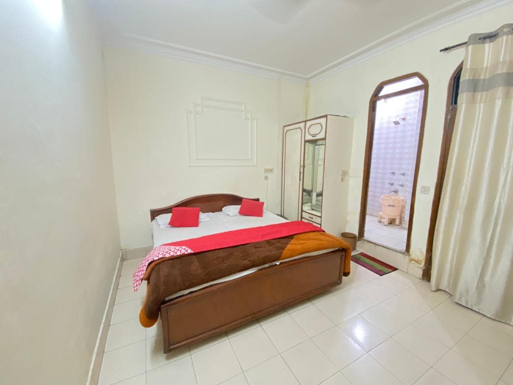 Hotel New Akash Ganga - Tap to explore photos