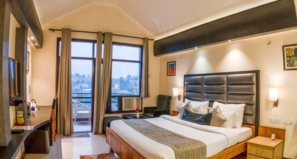 Hotel Harshikhar A Panoramic Lake view Property Room Type - Club Room (Lake Facing with Balcony)