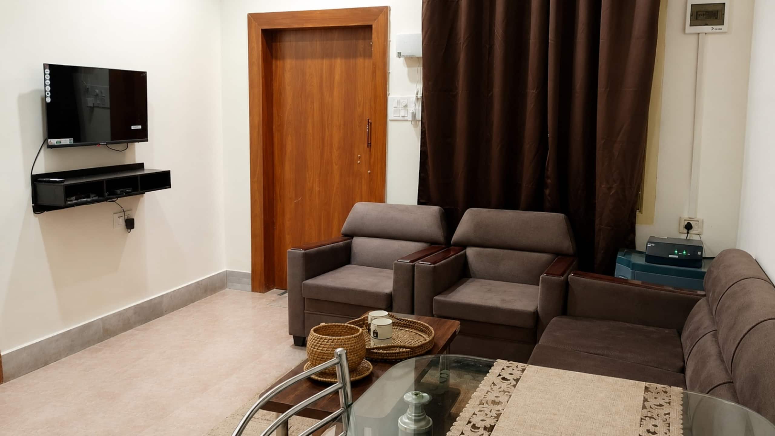 The Kaya Studio Artful Comfort and Luxury - Tap to explore photos