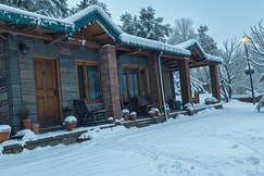 Stone cottage 2BR | Mukteshwar by homeyhuts