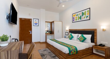Treebo Anand The Mall Solan Room Type - Deluxe Room with City view
