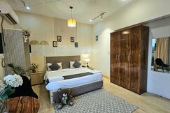 Moksh Hotel