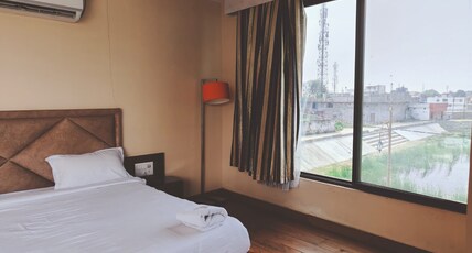 Hotel Alankar Greens Room Type - Royal suit Lake View