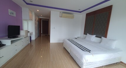 Sunday Sand Beach Pattaya Room Type - Deluxe Double with Sea View