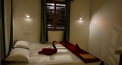 Golden Beach Homestay Room Type - A/C BED ROOM WITH VIEW