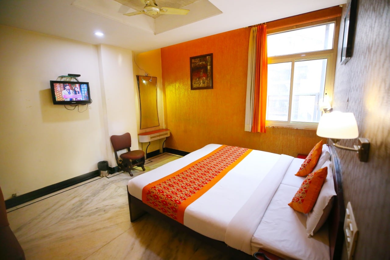 Hotel Moti Palace - Tap to explore photos