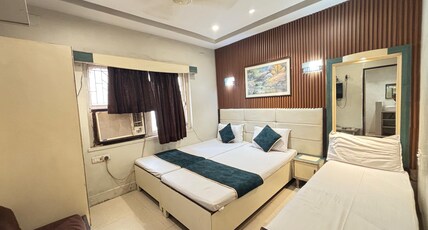 Green Inn Room Type - Deluxe AC Room