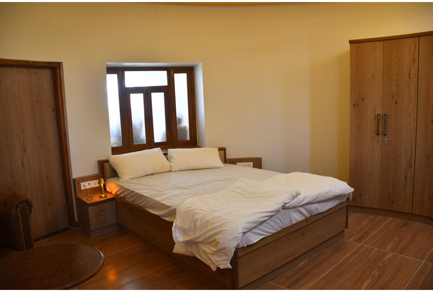 TheRoi Resort Deora - Tap to explore photos