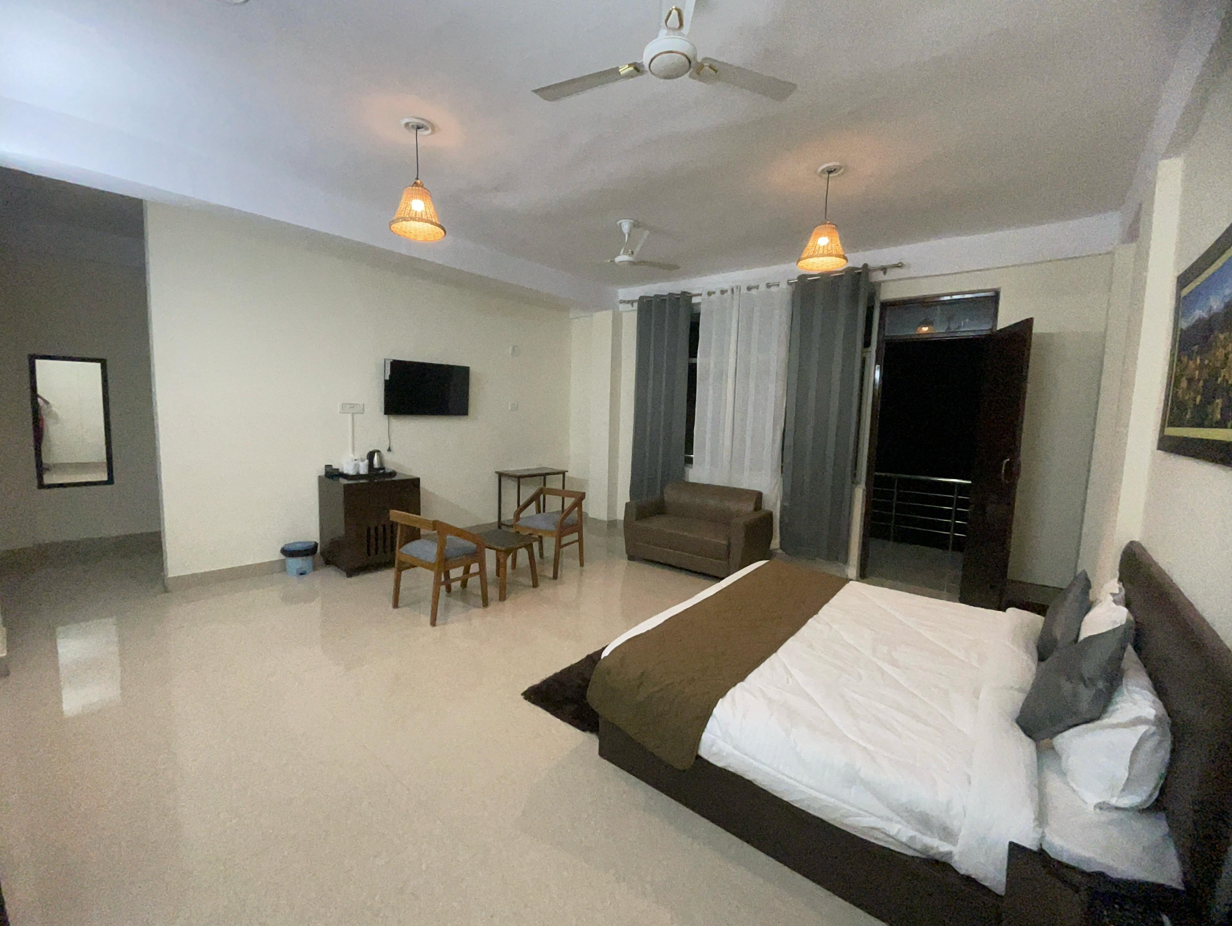 Kaira Kailash - Tap to explore photos