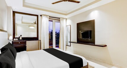 Super Townhouse Oak Udyog Vihar Room Type - Classic